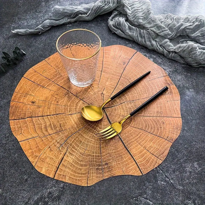 Set van 4 SANDSBERGORIGINALS houtlook placemats met boomring design, ideaal als hittebestendige eettafeldecoratie.