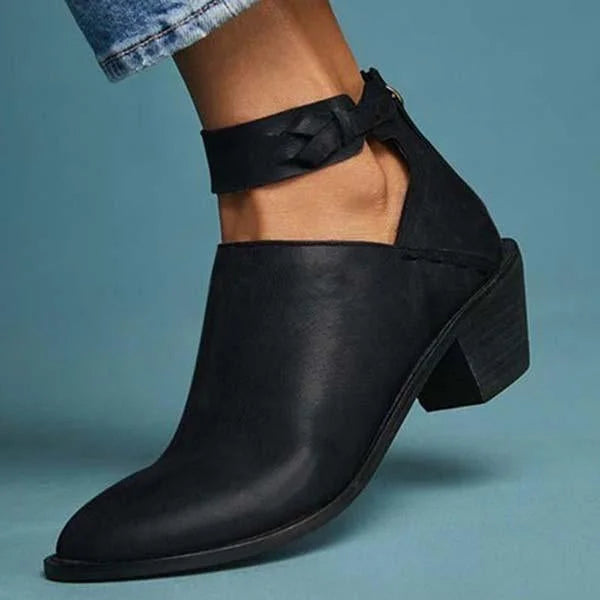 Blauwe dameshakken Vera met comfortabele blokhak en ritssluiting. Veelzijdige en elegante schoenen.