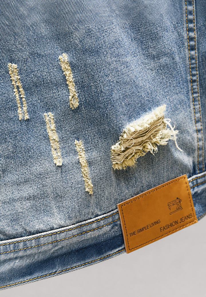 Casual slim fit herenjasje in blauw met vintage distressed look, veelzijdig en comfortabel voor herfstmode.