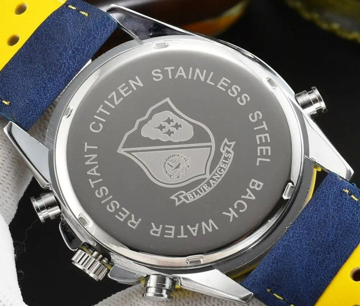 Achterkant van robuust SANDSBERGORIGINALS heren chronograaf horloge, toont waterdichtheid en edelstaal.