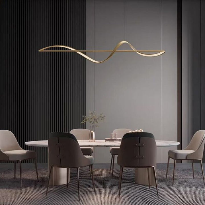 Stijlvolle hanglamp met cirkel design, zwart metaal. Dimbaar en modern, perfect voor slaapkamer of hal.