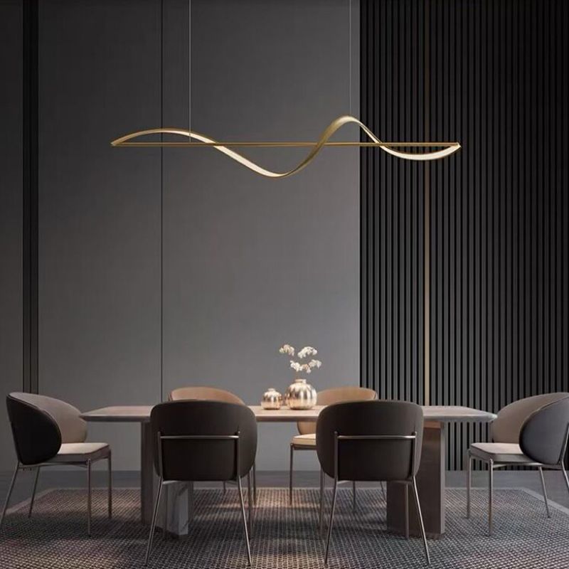 Minimalistische design kroonluchter, cirkel van zwart metaal. Stijlvolle plafondlamp voor elke ruimte.