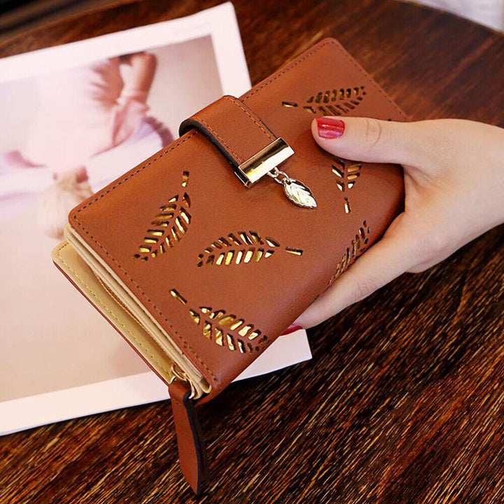 Trendy dames accessoire: compacte portemonnee met gouden blad, PU leer, cadeau vrouw.