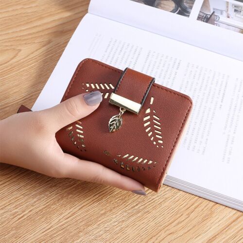 Elegante dames lederen portemonnee, trendy gouden blad design, ideaal cadeau.