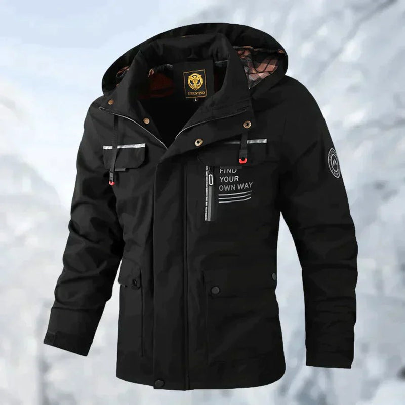 Lichtgewicht all-weather herenjack, ideaal als winddichte en waterdichte buitenjas met praktische capuchon.