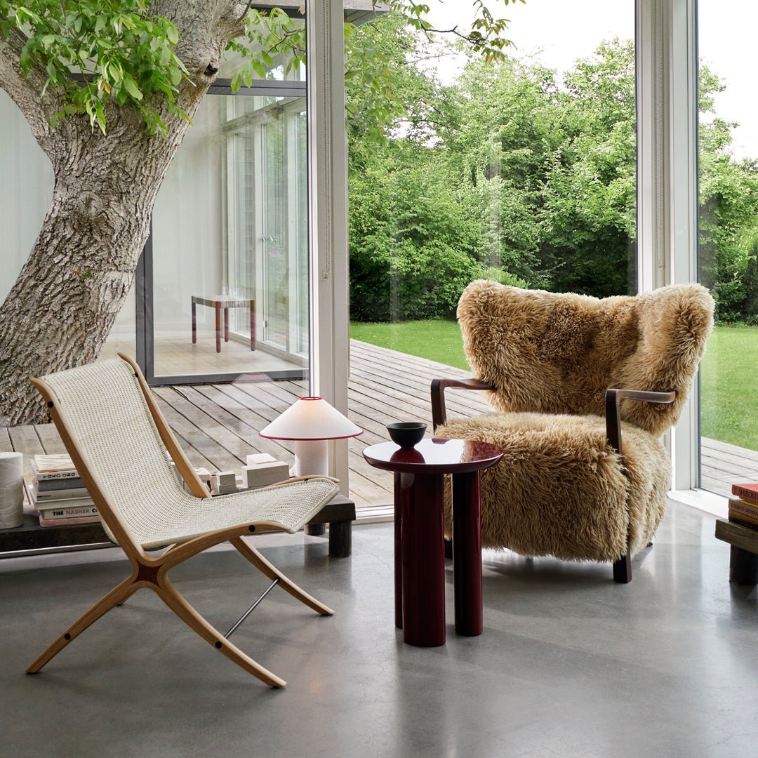 Elegante Lunara tafellamp met stoffen kap, perfect voor een modern design in woon- of slaapkamer.