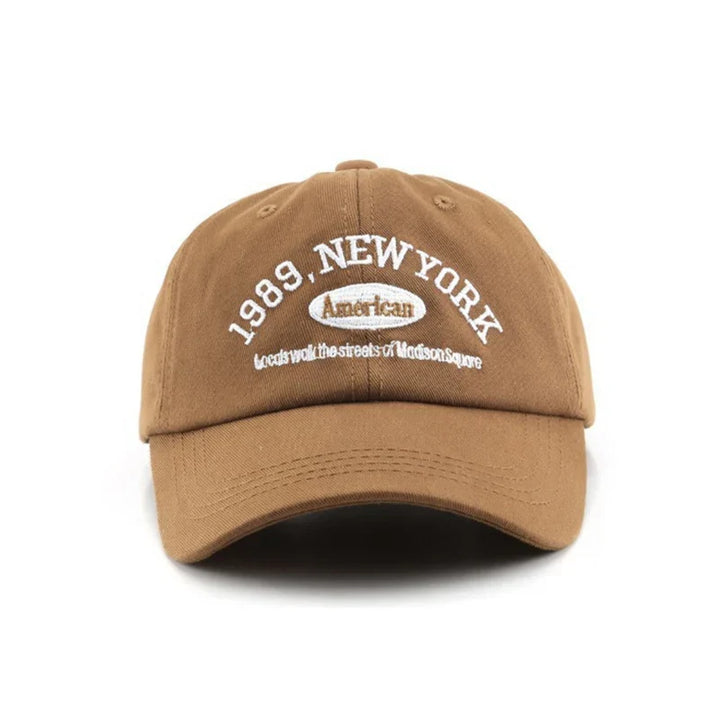 Blauwe New York heren baseballpet, een trendy katoenen accessoire die stijl en comfort combineert.