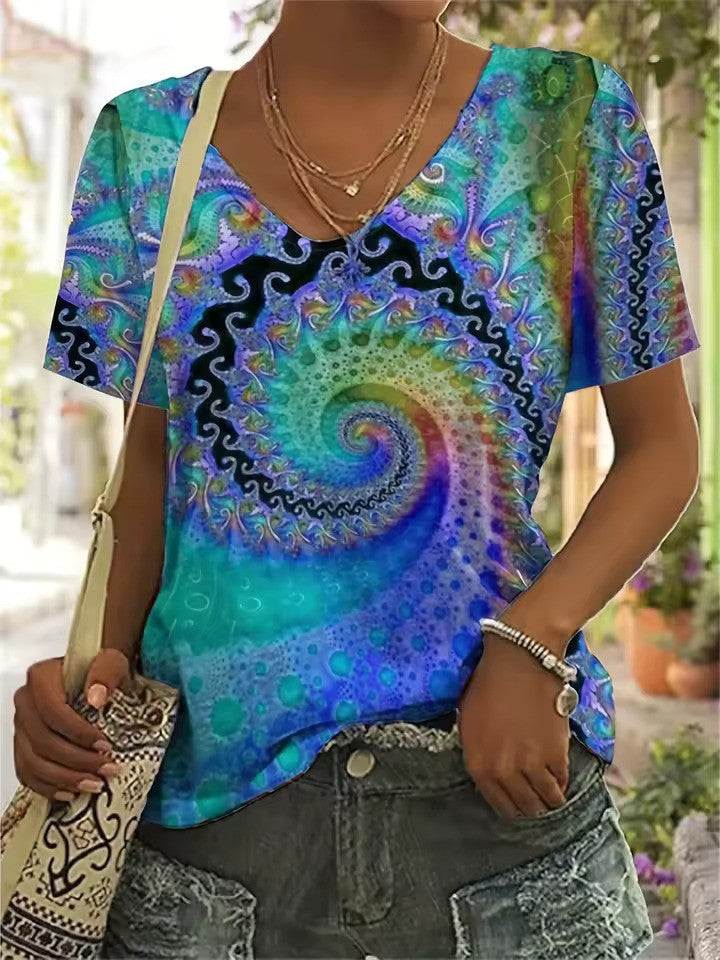 "Comfortabel retro V-hals T-shirt voor dames met relaxte pasvorm, levendig retro design, ideaal te combineren met jeans."