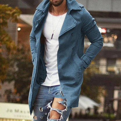 Comfortabele lange parka zomerjas voor mannen, met praktische zakken en weerbestendig materiaal, in neutrale kleuren.