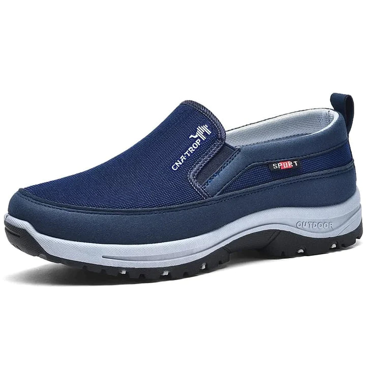 "Comfortabele orthopedische loafers voor mannen, veterloos design, bruine suède afwerking, slip-on gemak en ademend materiaal
