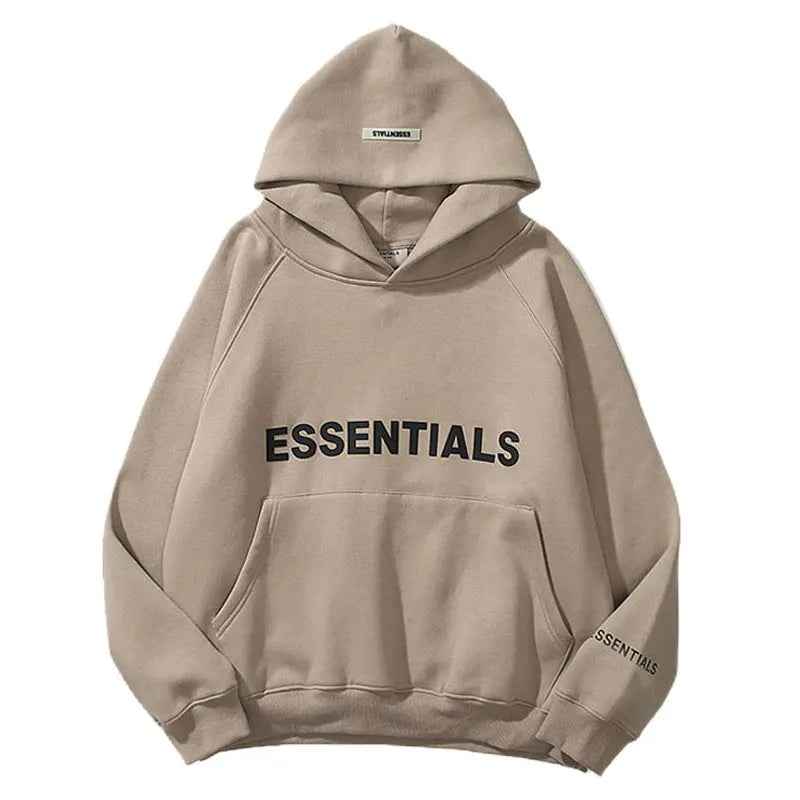 "Comfortabele oversized Essentials Hoodie met ruime capuchon en buidelzak voor dames, ideaal voor streetwear-look."