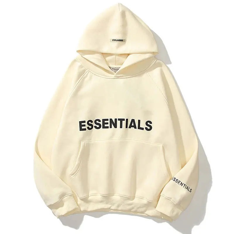 "Comfortabele oversized Essentials Hoodie met ruime capuchon en buidelzak voor dames, ideaal voor streetwear-look."
