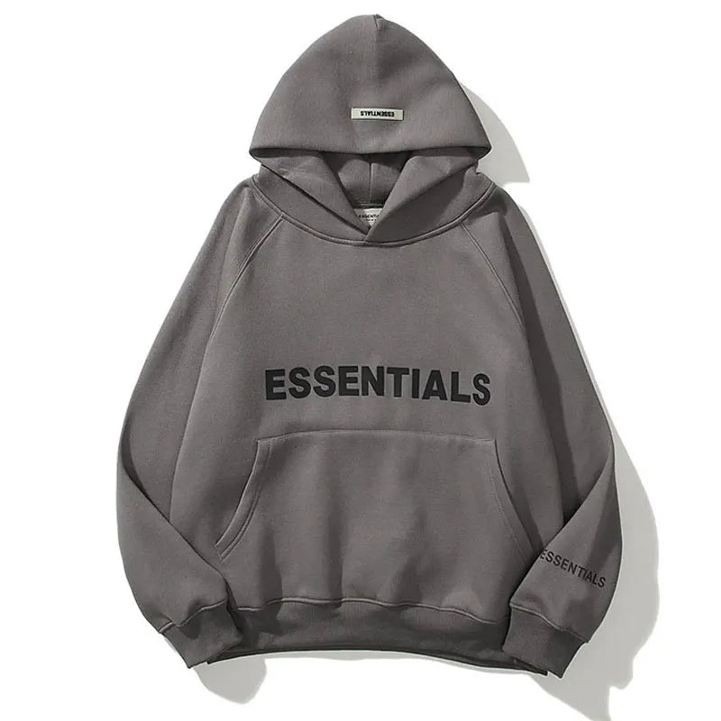 "Comfortabele oversized Essentials Hoodie met ruime capuchon en buidelzak voor dames, ideaal voor streetwear-look."