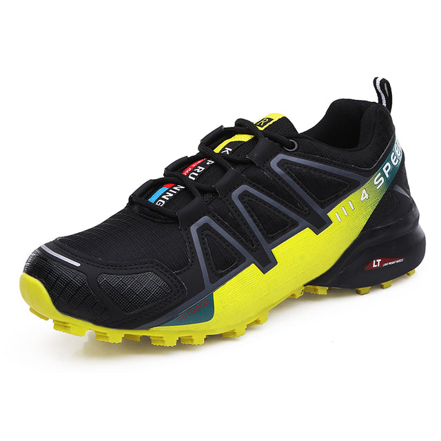 Comfortabele trekking schoen voor heren met robuust design, grijs-zwart gekleurd, geschikt voor outdoor avonturen.