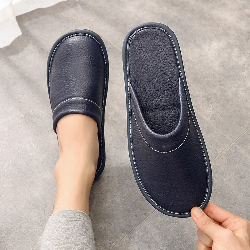 Comfortabele vegan leren pantoffels, luxe uitstraling, perfect voor thuisontspanning, met stijlvolle details en hoogwaardige 