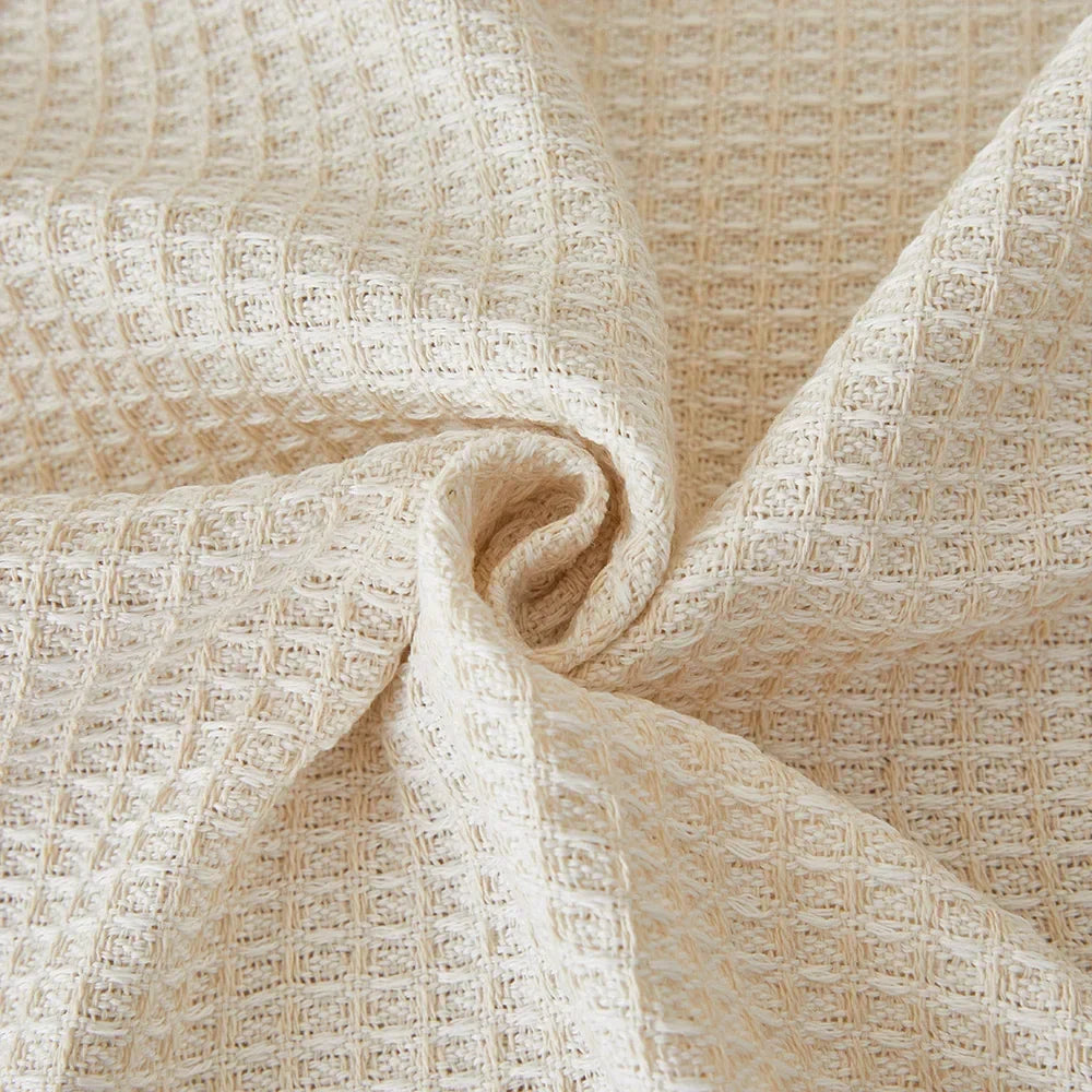 ComfortWeave bankhoes in beige. Ademend polyester katoen biedt duurzame bankbescherming. Ook verkrijgbaar in khaki.