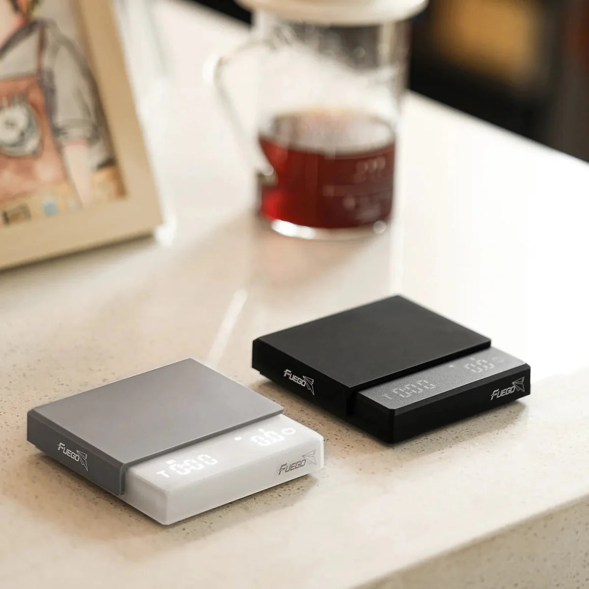 Compacte digitale koffie weegschaal, slank ontwerp, hoge precisie tot 0,1g, ideaal voor barista's en koffie liefhebbers.