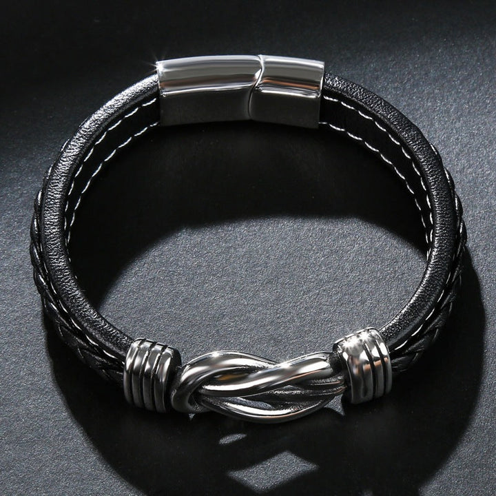 Unisex leren armband met infinity knoop. Perfect als mode-accessoire, past bij elke dagelijkse outfit.