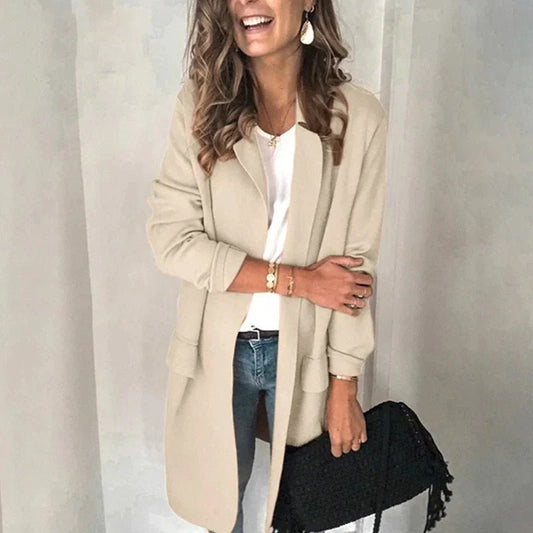 "Cory blazer dames, elegante lange blazer met moderne twist, diverse kleuren, stijlvol voor werk en casual gelegenheden."