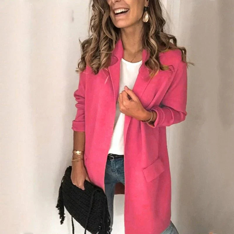 "Cory blazer dames, elegante lange blazer met moderne twist, diverse kleuren, stijlvol voor werk en casual gelegenheden."