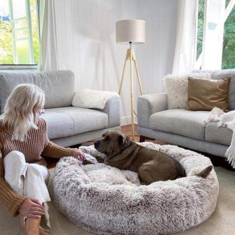 Comfortabel anti-stress hondenmand kussen; zacht pluche zorgt voor ultieme rust en ontspanning bij honden.