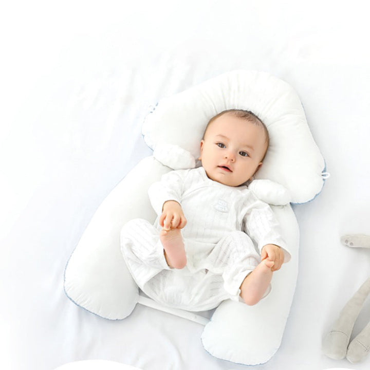 Baby slaapkussen met verhoogd hoofdeinde, speciaal ontworpen tegen reflux en oprispingen bij baby's.