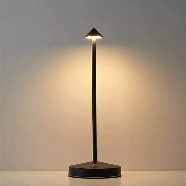Draagbare LED sfeerlamp SerenLight, minimalistisch design, oplaadbaar voor warm sfeerlicht in elk interieur.