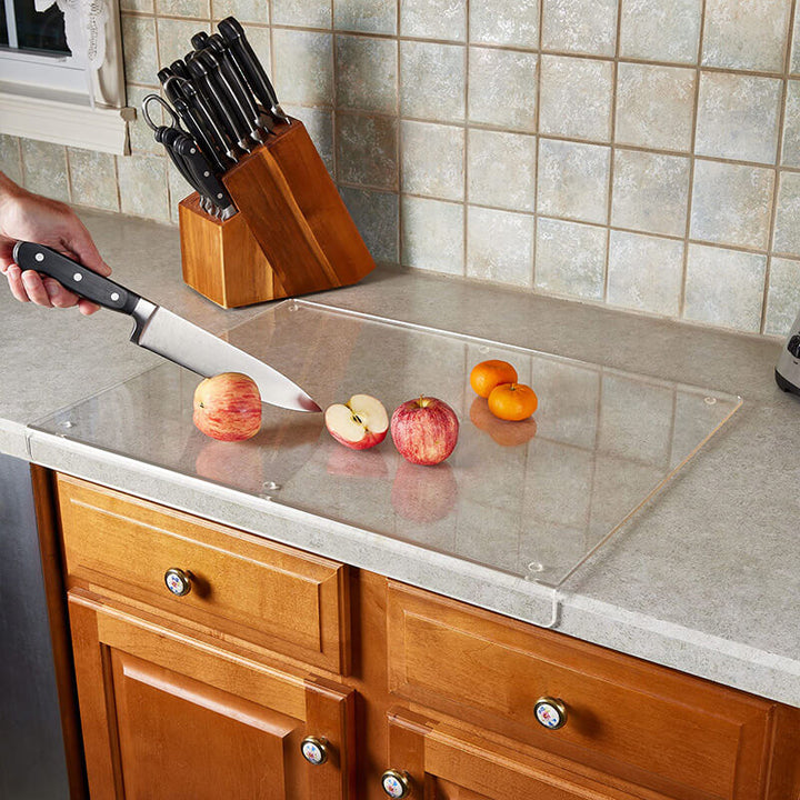 Multifunctionele antislip snijplank GlassEdge, ook te gebruiken als stijlvolle serveerplank voor gerechten.