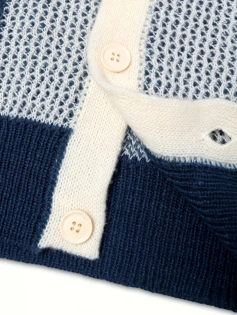 Stijlvol tweekleurig herenvest met ruitpatroon en knoopsluiting, een moderne toevoeging aan je herenkleding.