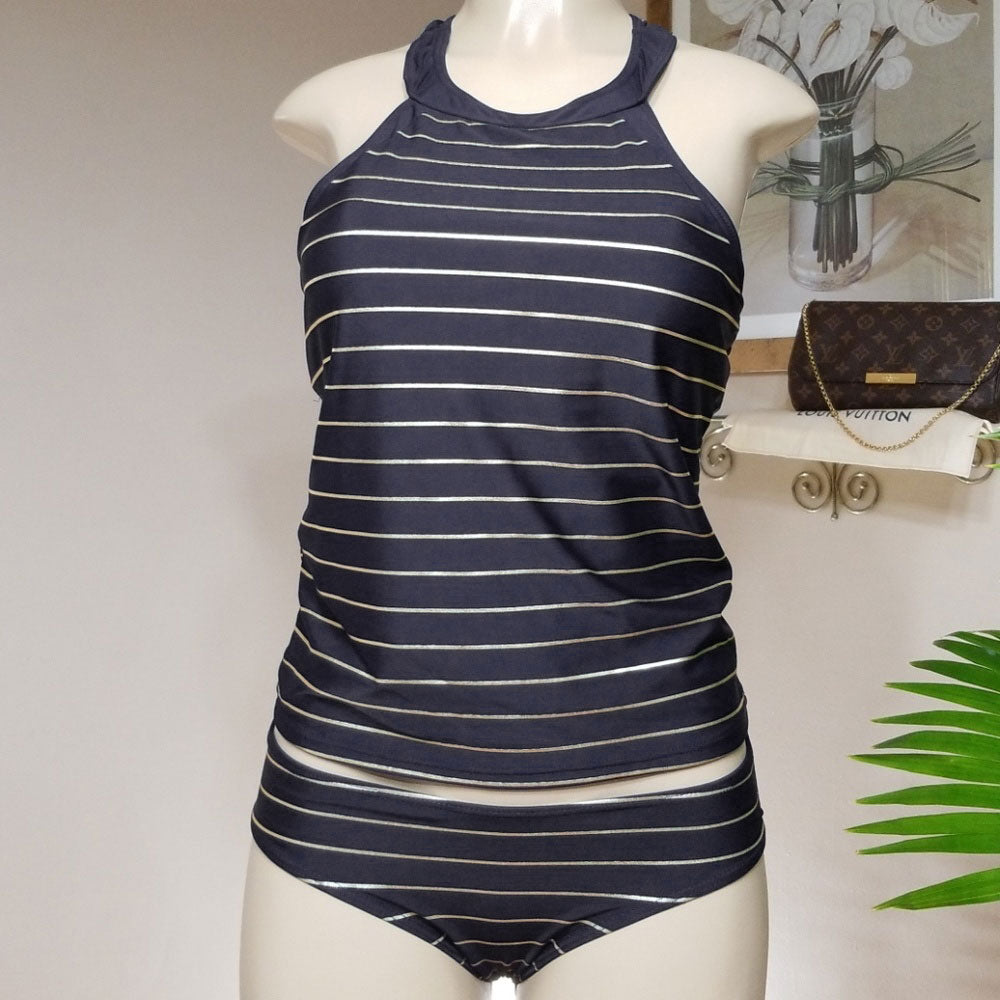 Zwarte gestreepte tankini zwemset voor dames, stijlvolle strandmode en een comfortabel zwempak voor de zomer.