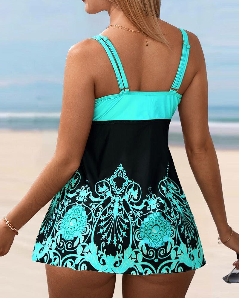 Elegant tweedelig dames badpak met trendy print, voor een stijlvolle zomerse look op elk strand.