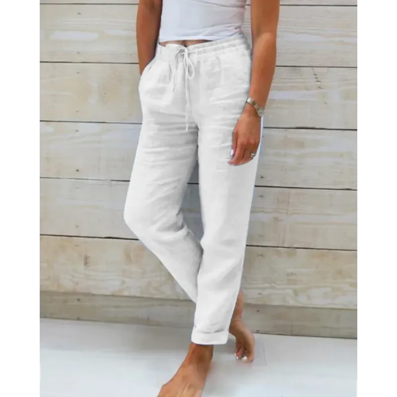 Witte damesbroek Emma, comfortabele en stijlvolle kleding voor een frisse, moderne en lichte uitstraling.
