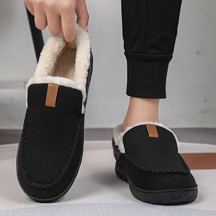 Warme heren pantoffels, bruin, slip-on design, ideale binnenschoenen voor thuis.