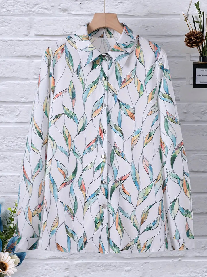 Veelzijdige damesblouse met uniek patroon, geschikt voor zowel casual als elegante gelegenheden.