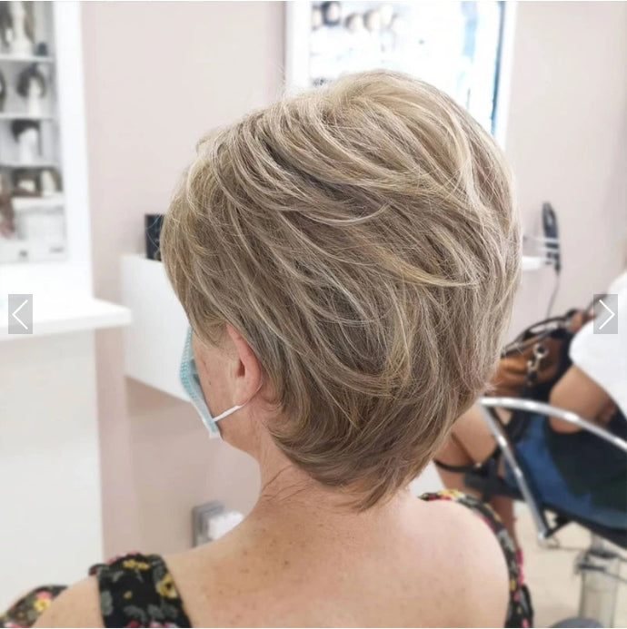 Dames hairextension Zuri, clip-in voor kort haar, creëert direct extra volume.