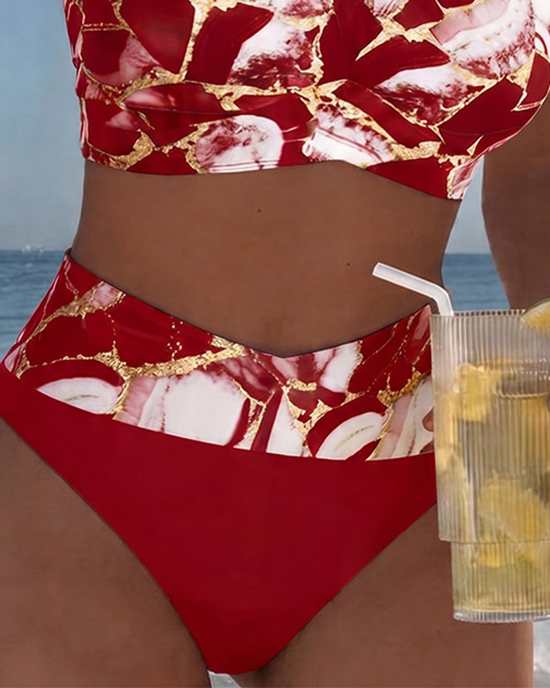 Zwarte dames bikini, hoge taille, met cut-out details, trendy strandkleding.