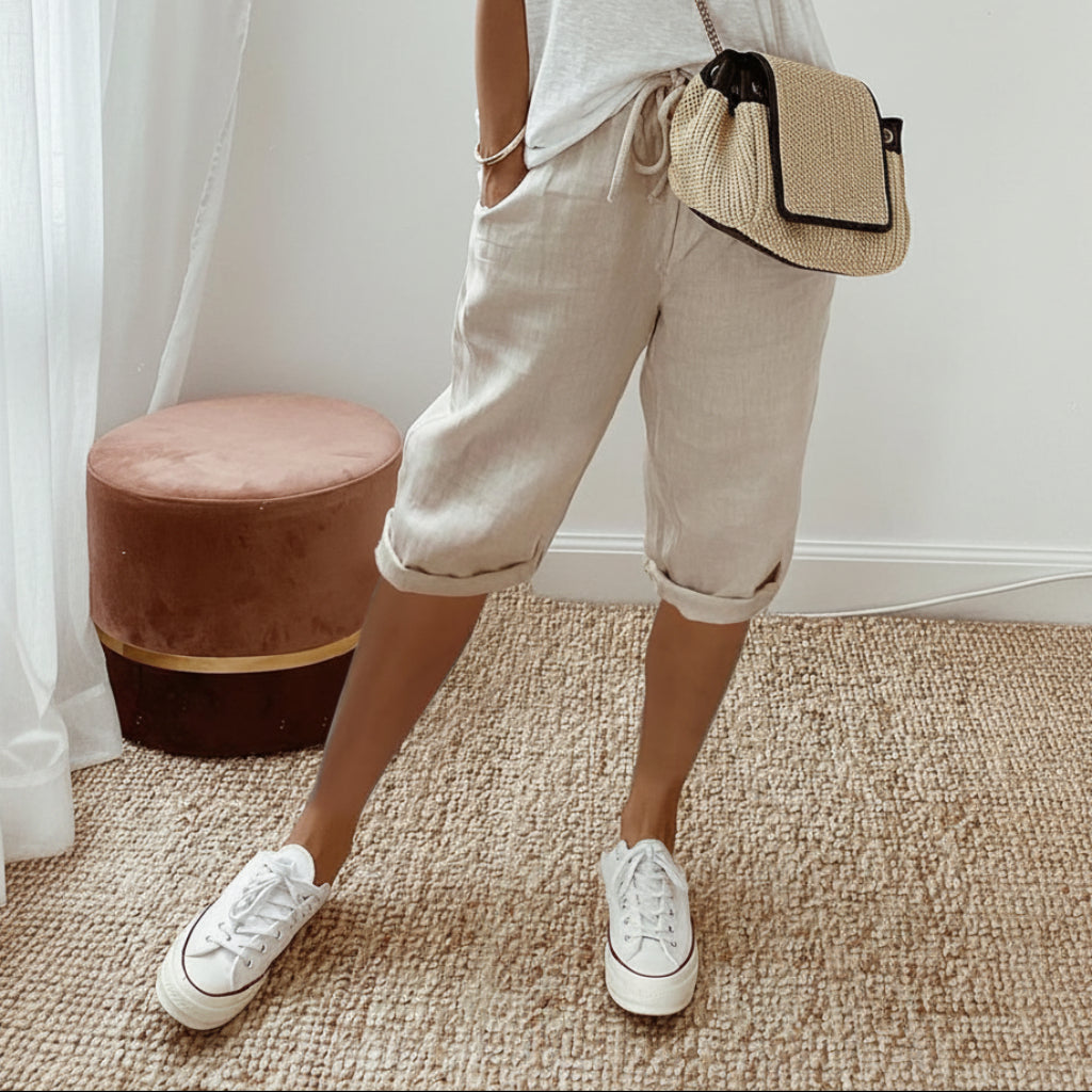 Dames comfortabele katoen-linnen shorts met elastische taille en praktische zakken, ideaal voor zomer en reizen.