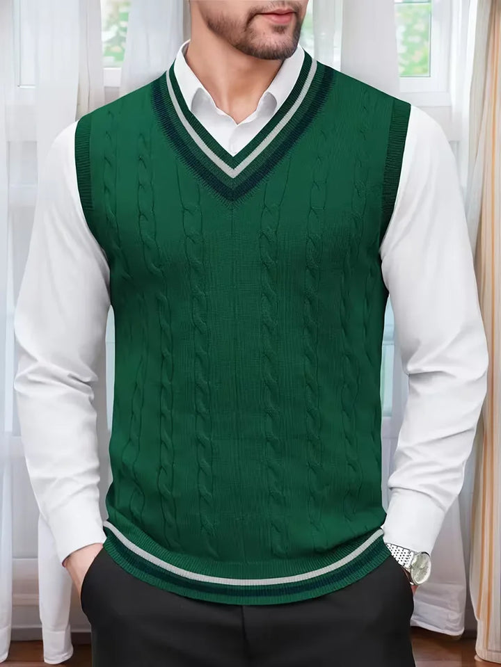 V-hals heren mouwloos vest met verfijnd kabelpatroon, perfect voor smart casual gelegenheden.