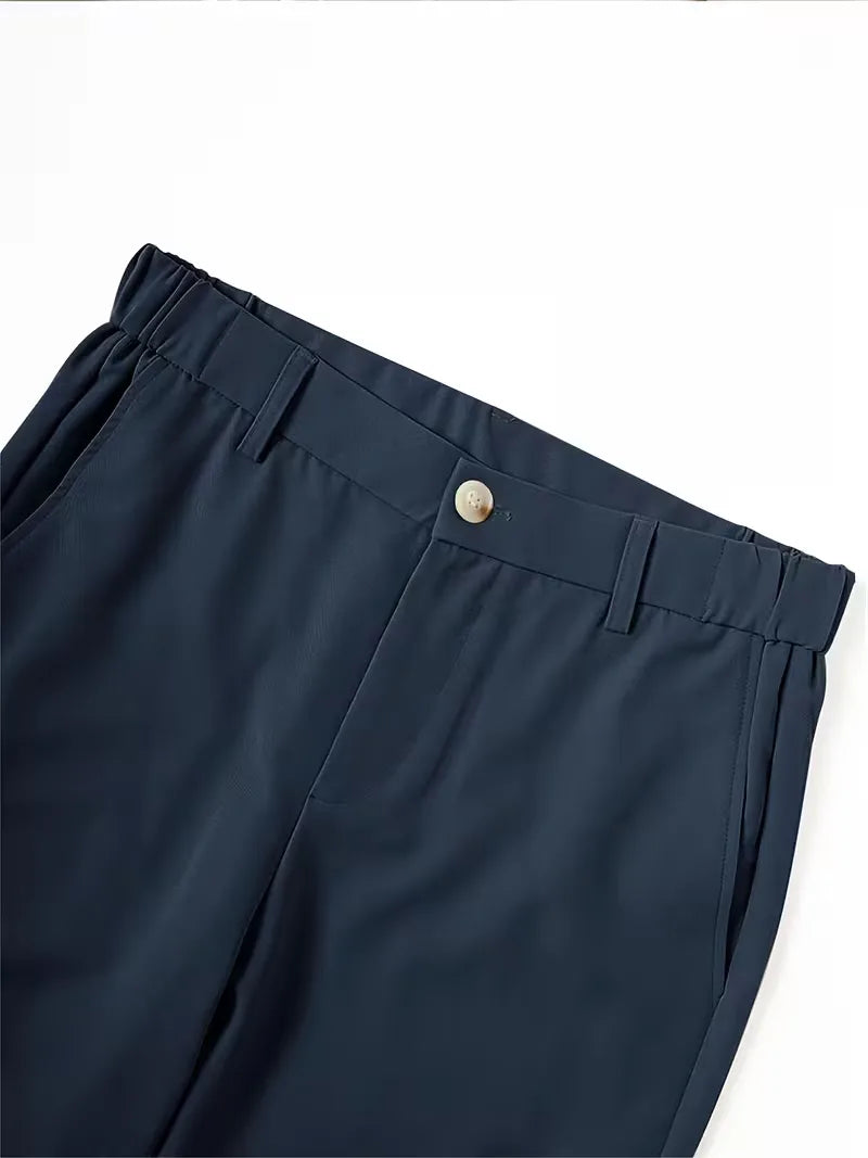 Zomermode: heren chino shorts in kaki, met riemlussen en zijzakken, veelzijdig en comfortabel.