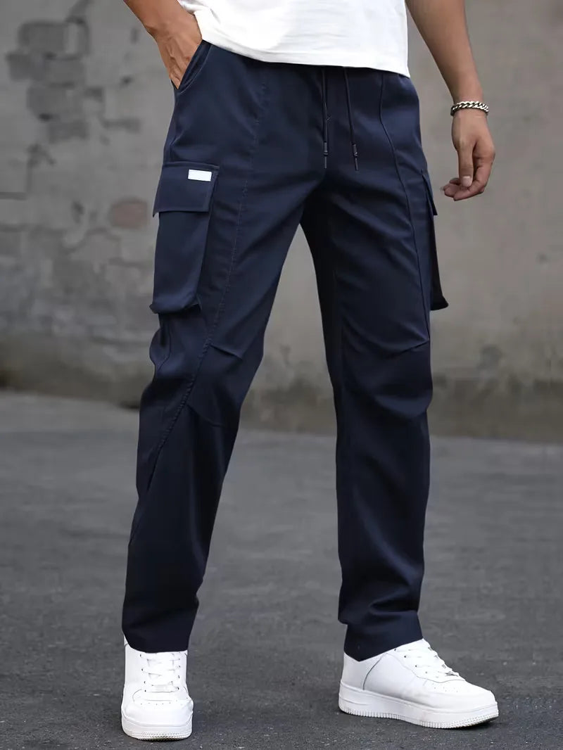 Casual zwarte heren cargo broek met elastische tailleband, voor streetwear.