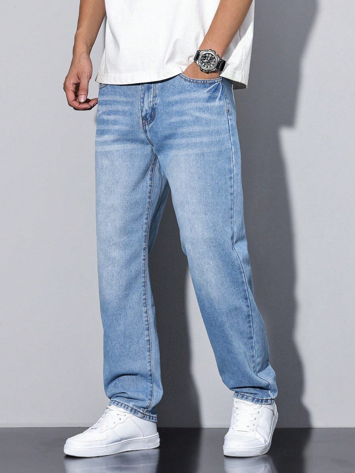 Klassieke blauwe herenjeans, rechte pijp; Milan design, comfortabel en stijlvol voor elke dag.