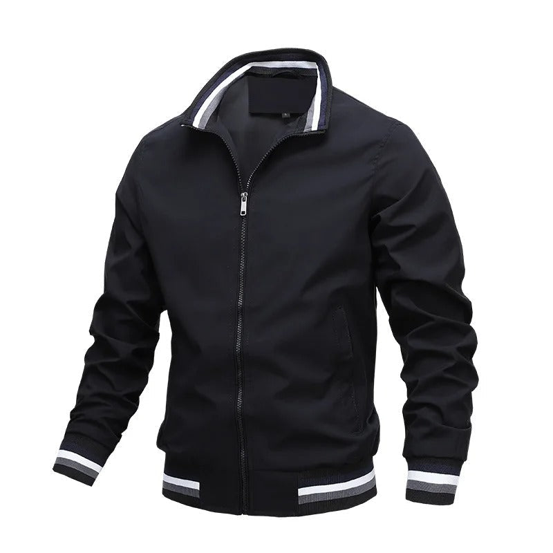 Sportieve gestreepte heren pufferjack, ideaal als trendy tussenjas voor lente/herfst.
