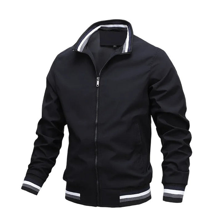 Sportieve gestreepte heren pufferjack, ideaal als trendy tussenjas voor lente/herfst.