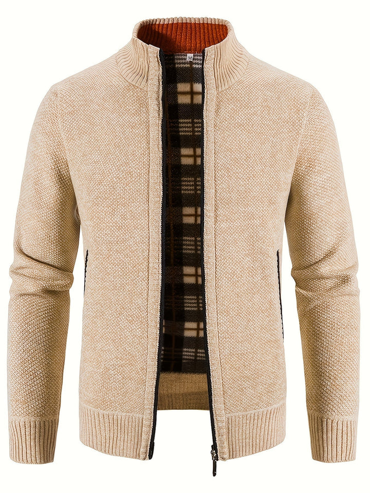 Stijlvol herenvest met hoge kraag, perfect voor een warme en modieuze look.