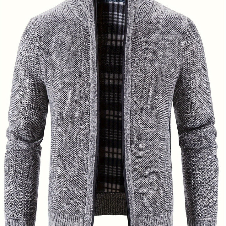 Zacht fleece herenvest, lichtgewicht en warm, met ritszakken voor essentials.