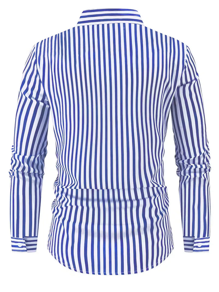 Comfortabel slim fit herenoverhemd met lange mouwen en stijlvolle verticale strepen. Voor elke gelegenheid.