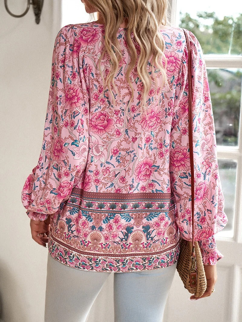 Boho-stijl dames blouse met lange mouwen en bloemenprint. Een casual chique top voor elke dag.