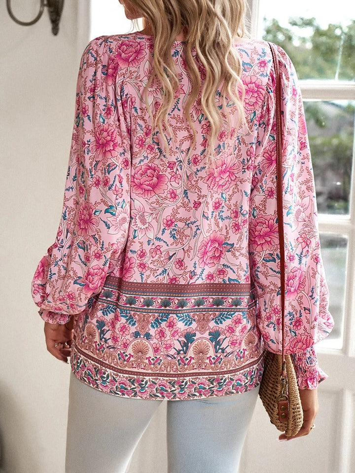 Boho-stijl dames blouse met lange mouwen en bloemenprint. Een casual chique top voor elke dag.