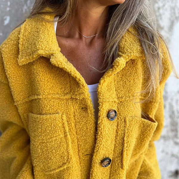 Veelzijdig dames overhemdjasje in vier kleuren, ideaal voor een comfortabele, stijlvolle dagelijkse outfit.