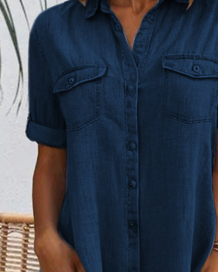 Stijlvolle dames mini-blousejurk, casual en toch chic, met moderne knoopsluiting.